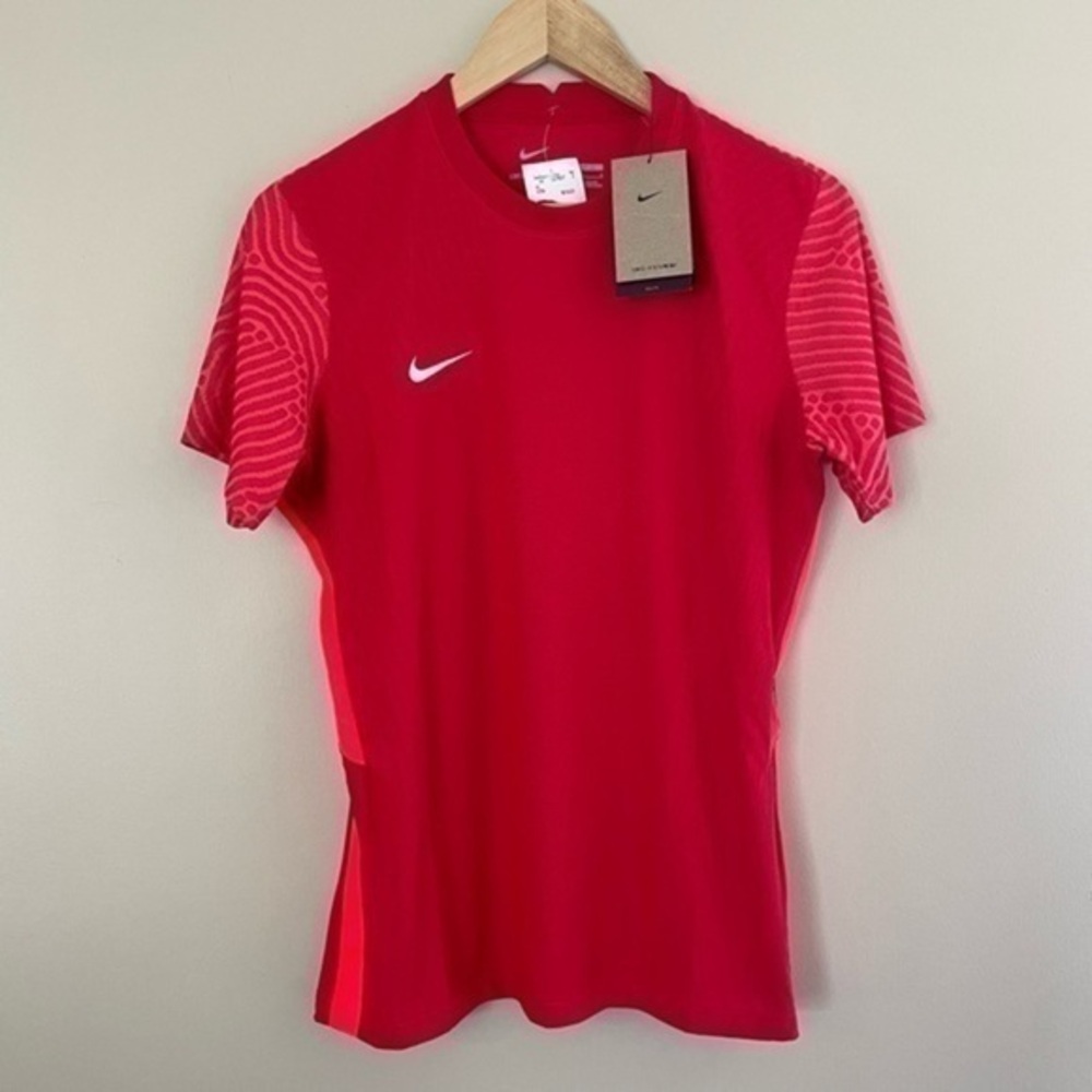 NIKE Dri-Fit ADT Women’s Soccer Jersey Red Slim Fit Large NWT Sport Training #98